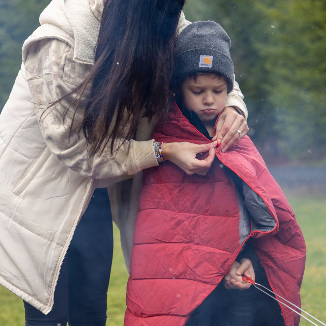 Campfire Puffy Throw Blanket - Cherry Charcoal