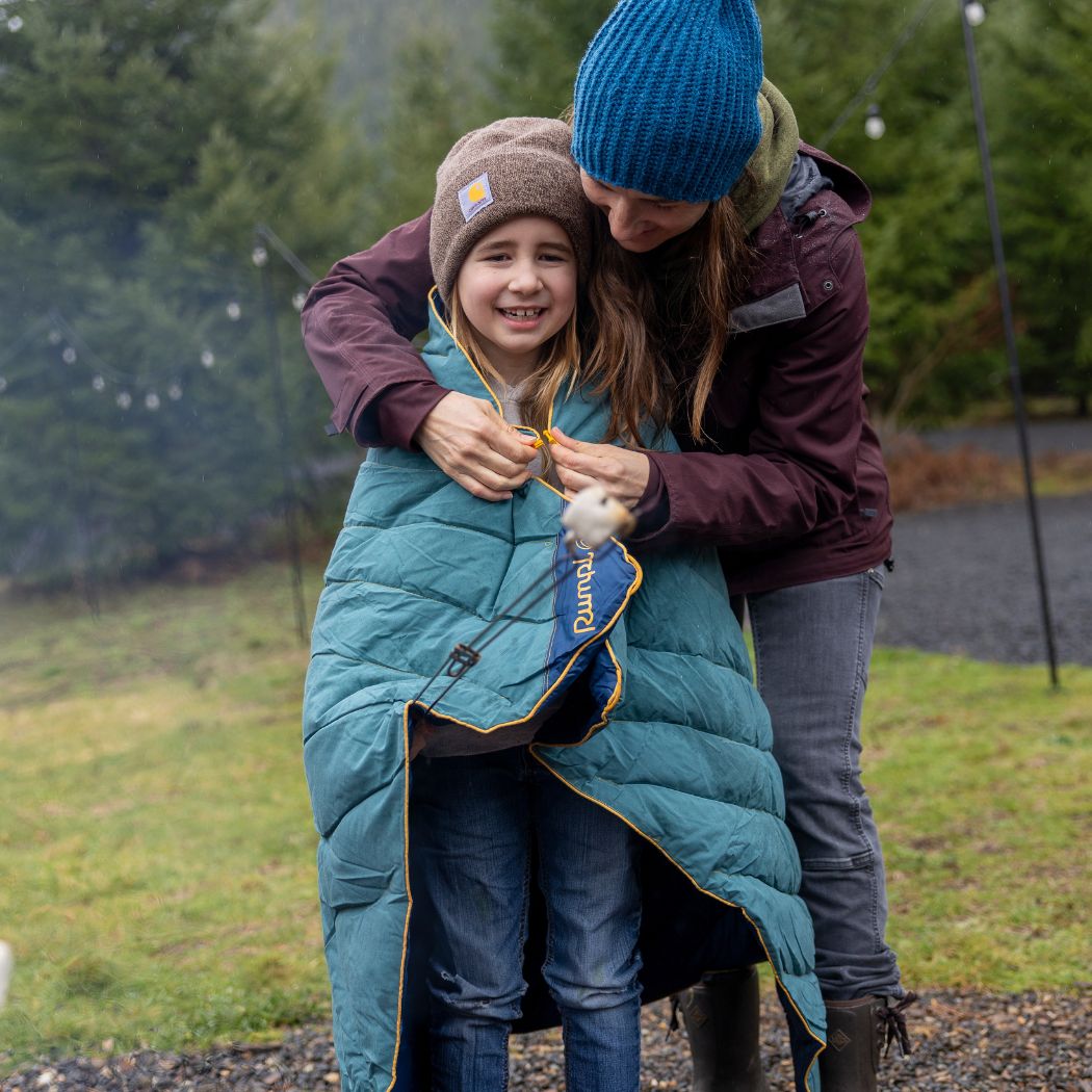 Campfire Puffy Throw Blanket - Sage Navy